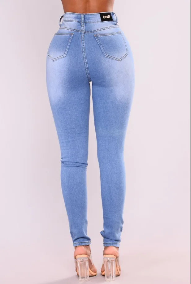 Jeans de Mujer Cintura Alta Color Claro – Corte Ajustado hasta el Tobillo