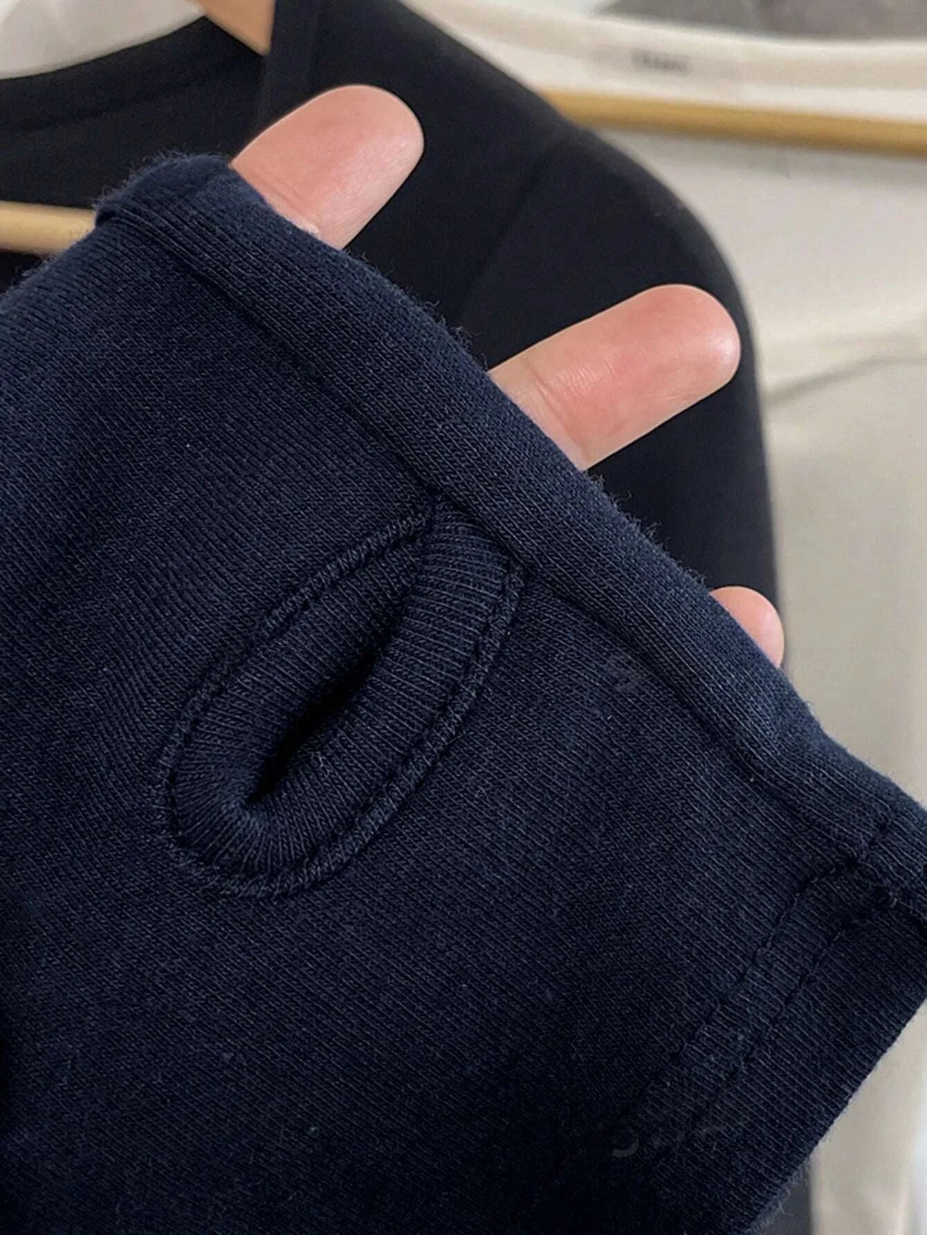 Top Casual Manga Larga – Corte Ajustado con Escote Sexy