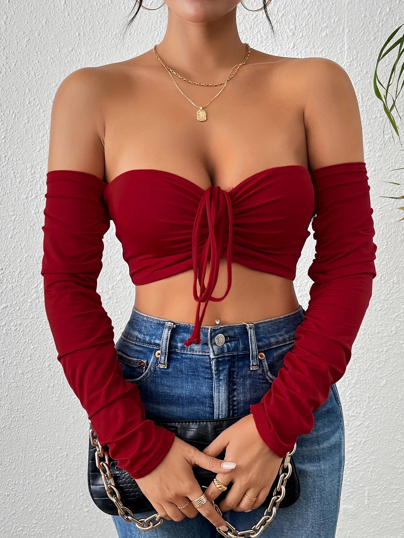 Blusa Crop Nocturna Mujer – Hombros Descubiertos y Estilo Ajustado