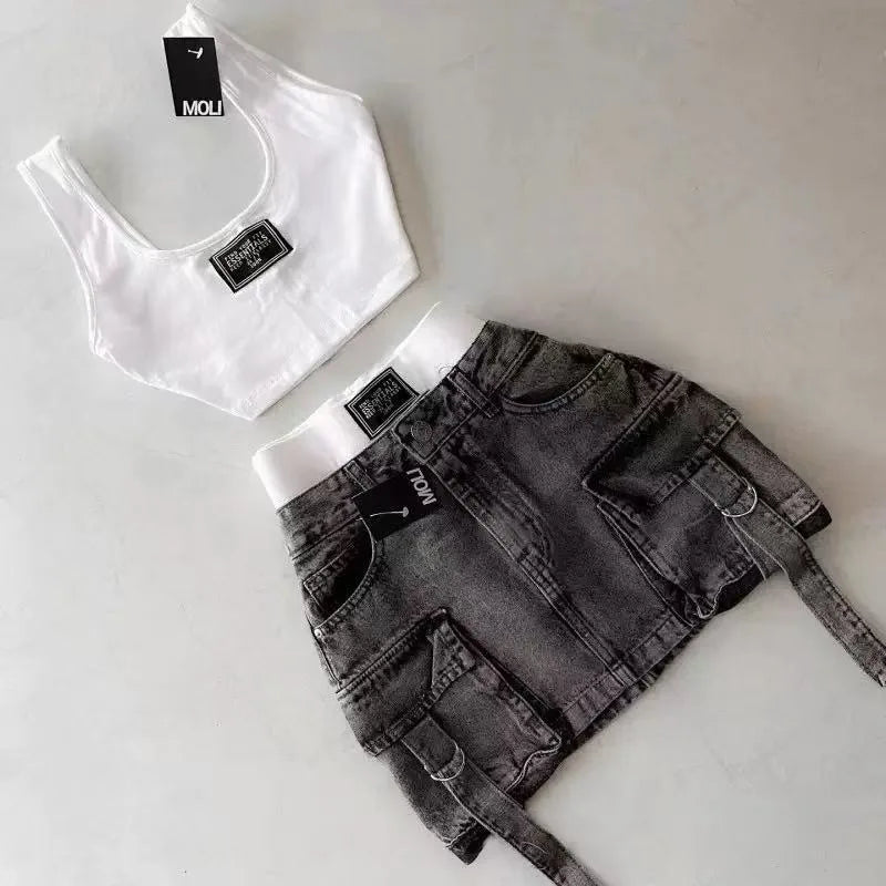 Minifalda Cargo de Mezclilla Negra con Bolsillos – Estilo Urbano