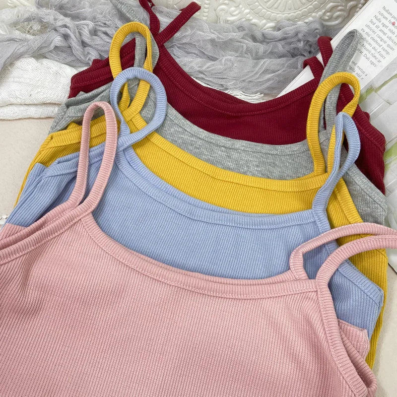Top Liso de Tirantes – Estilo Minimalista y Versátil