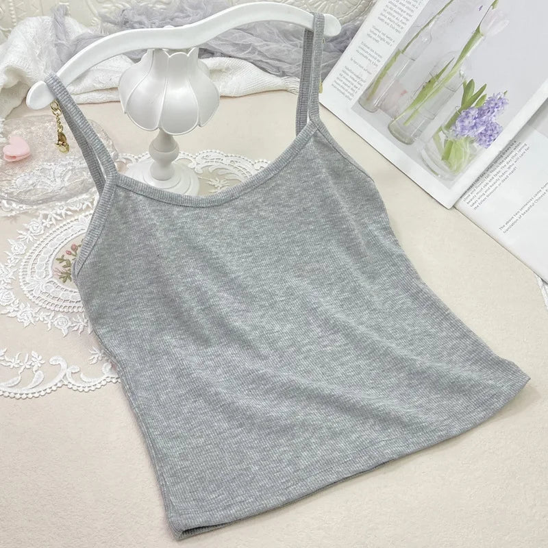 Top Liso de Tirantes – Estilo Minimalista y Versátil