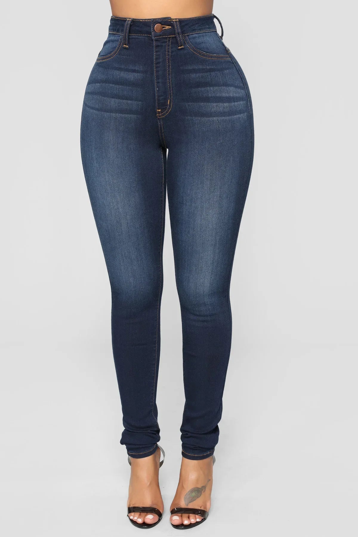 Jeans Entubados de Mujer Cintura Alta – Ajustados, Elásticos y en Colores Sólidos
