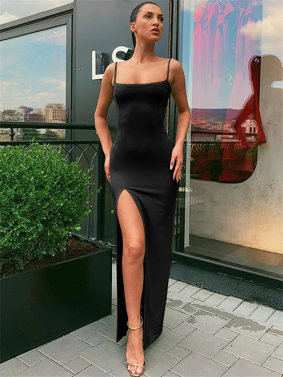Vestido Largo Negro de Fiesta con Abertura Lateral | Ajustado y Elegante