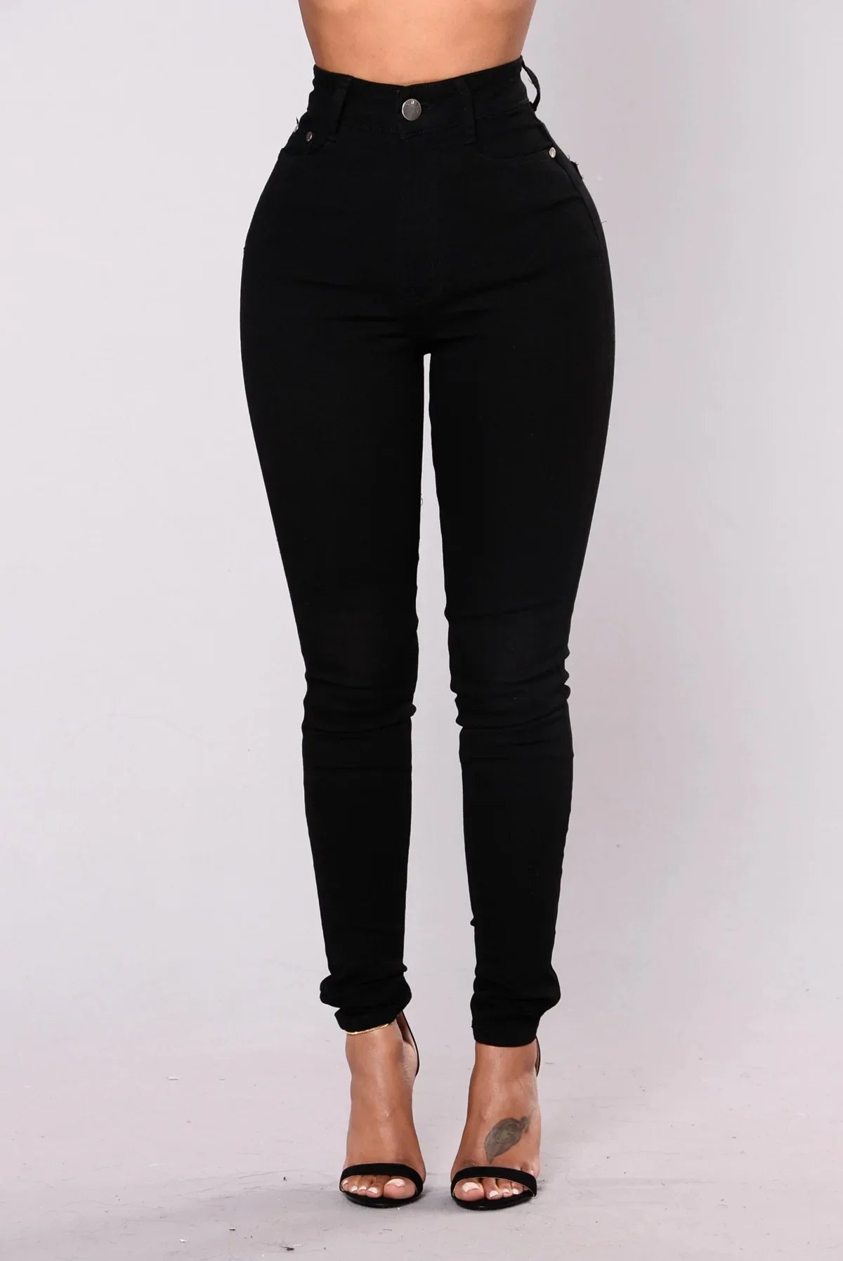 Jeans Entubados de Mujer Cintura Alta – Ajustados, Elásticos y en Colores Sólidos