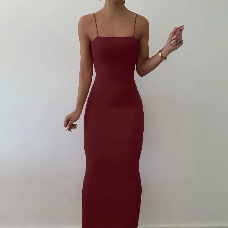 Vestido tubo sin tirantes con espalda descubierta