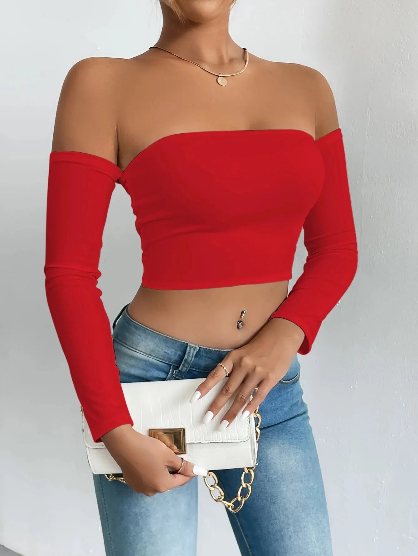 Blusa Crop Básica – Manga Larga con Hombros Descubiertos