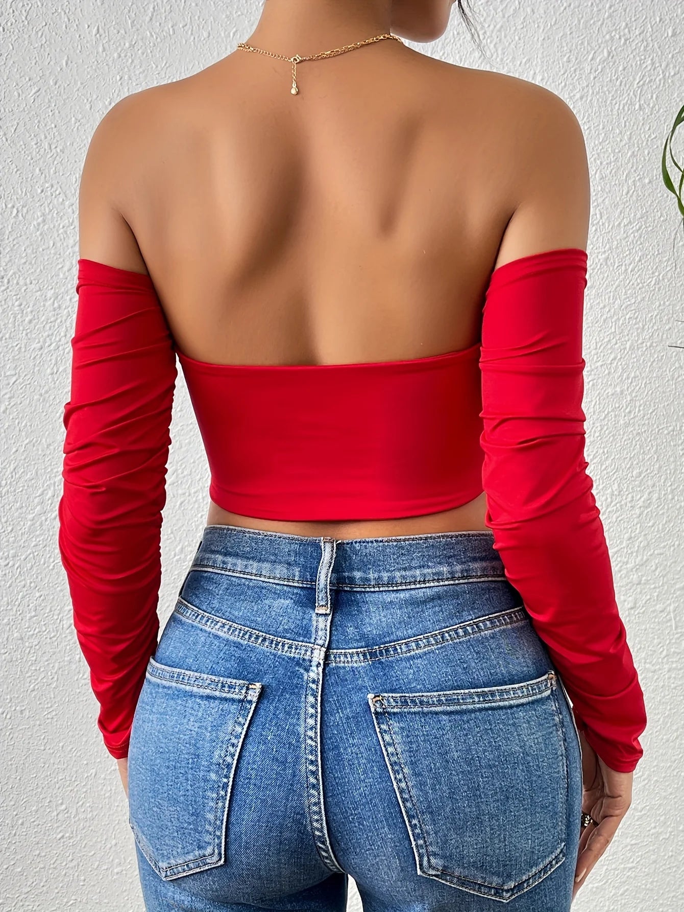 Blusa Crop Nocturna Mujer – Hombros Descubiertos y Estilo Ajustado