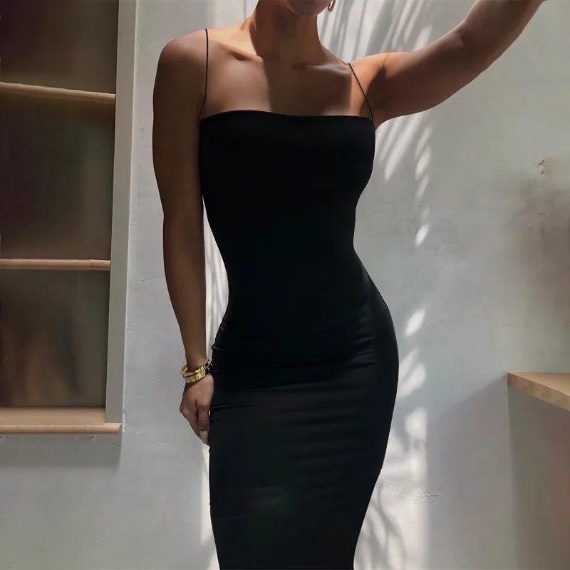 Vestido tubo sin tirantes con espalda descubierta