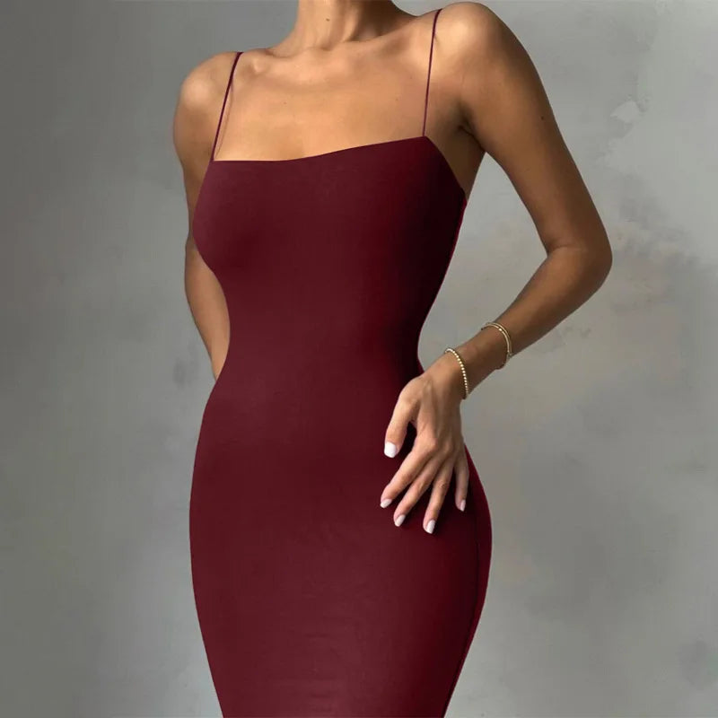 Vestido tubo sin tirantes con espalda descubierta