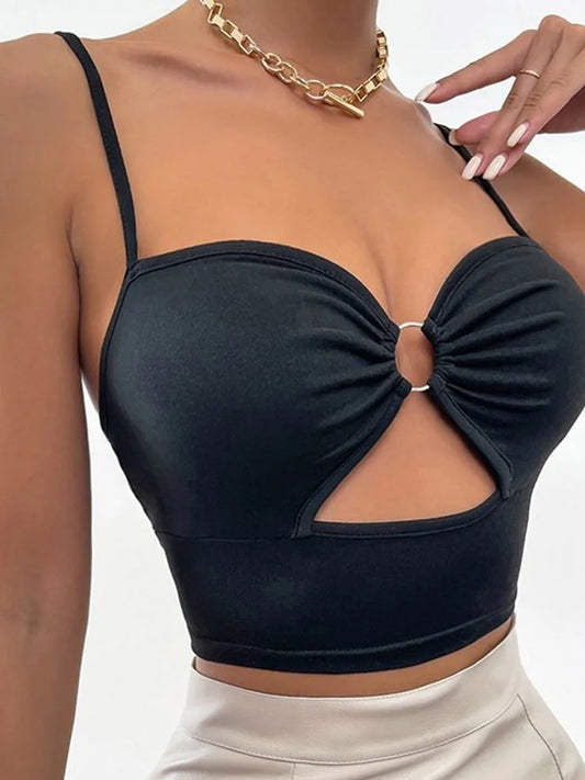 Top corto negro con anillo frontal 🔥 | Camiseta sin mangas ajustada con tirantes finos ✨