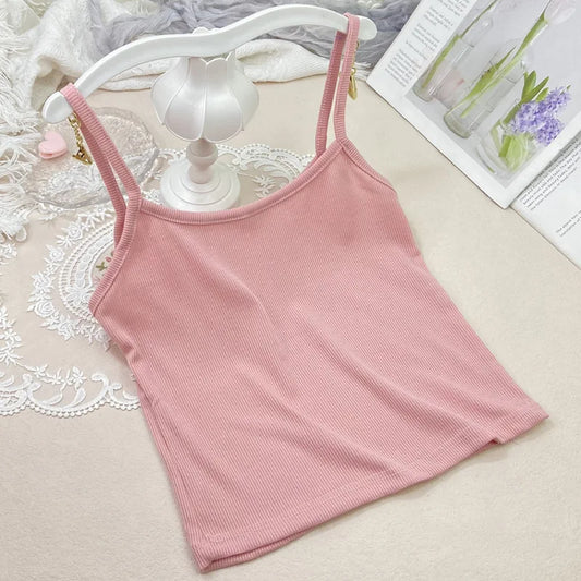 Crop Top  – Estilo Casual y Versátil con Tirantes Finos