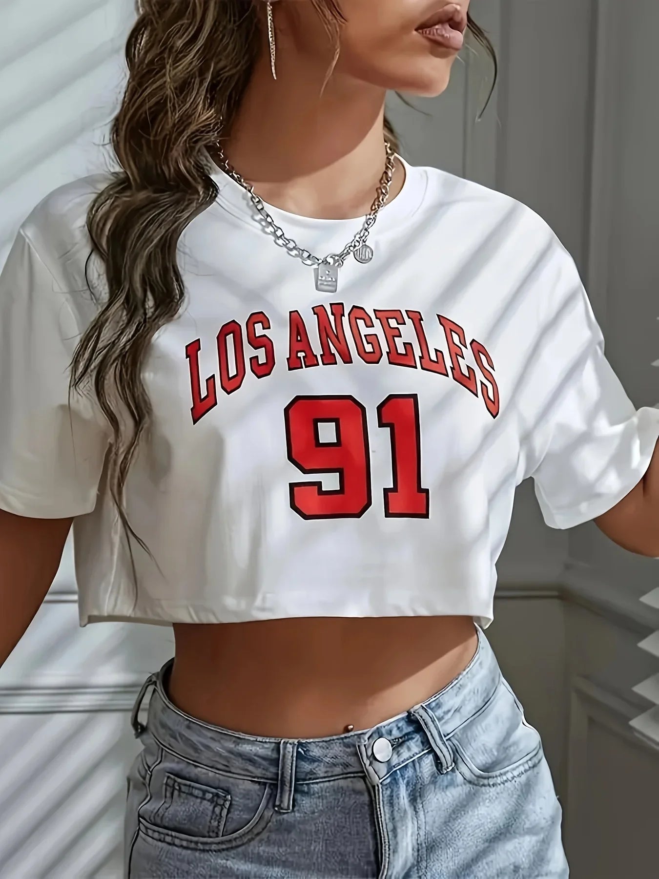 Crop Top deportivo gráfico “Brooklyn / Los Ángeles” – estilo urbano y casual