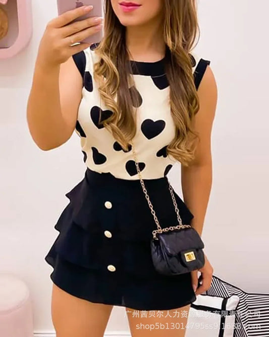 Conjunto de 2 piezas con blusa estampado de corazones y falda corta – Casual/Chic