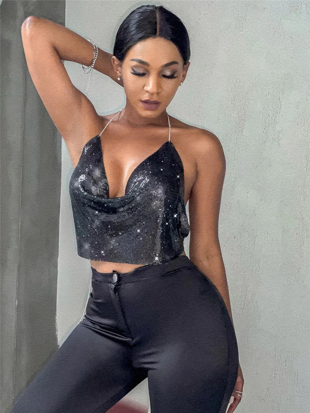 Top Halter Brillante con Lentejuelas de Metal sin Mangas – Espalda Abierta para Fiesta y Club Nocturno