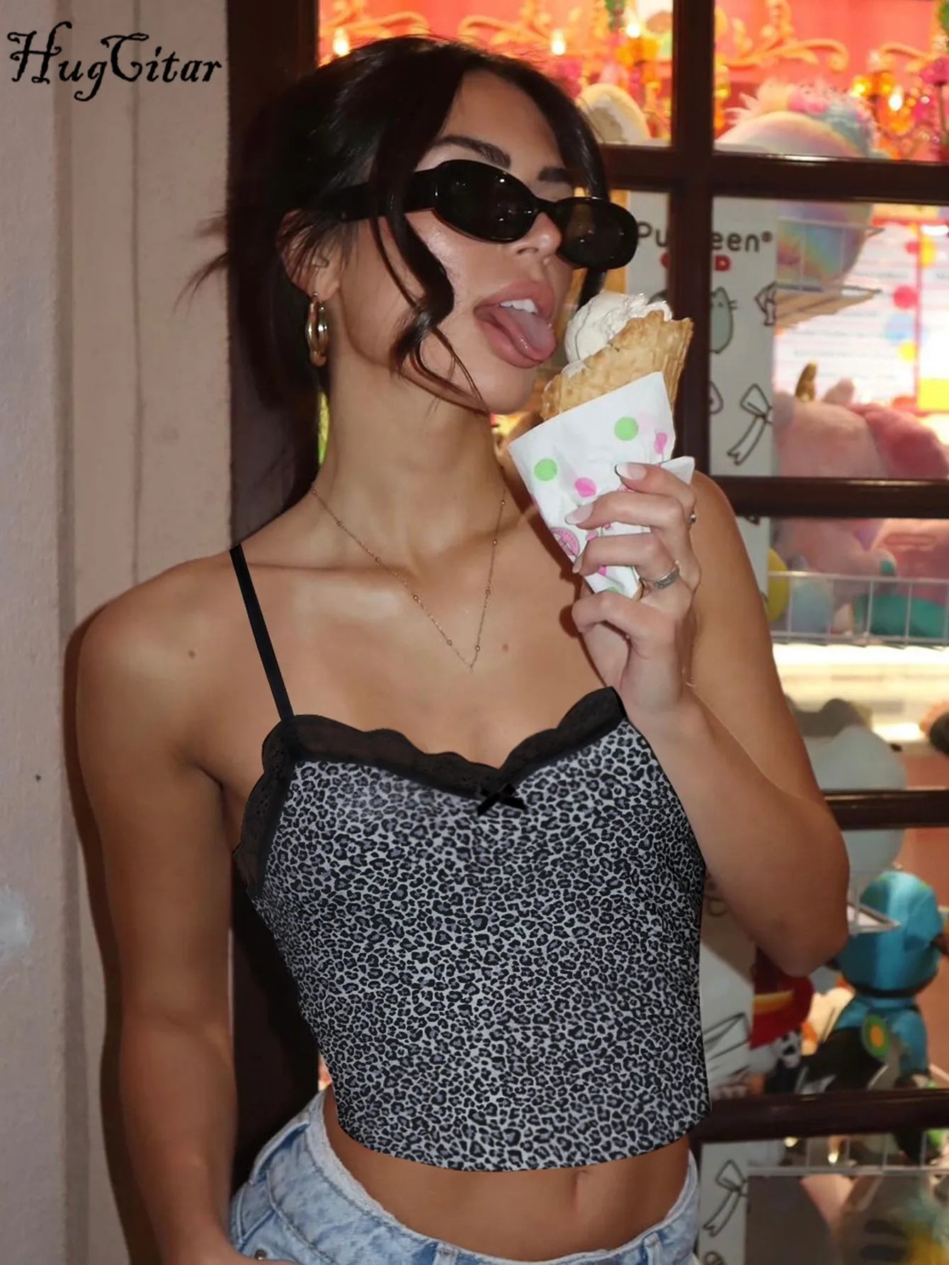 Crop Top Leopardo con Encaje – Estilo Y2K