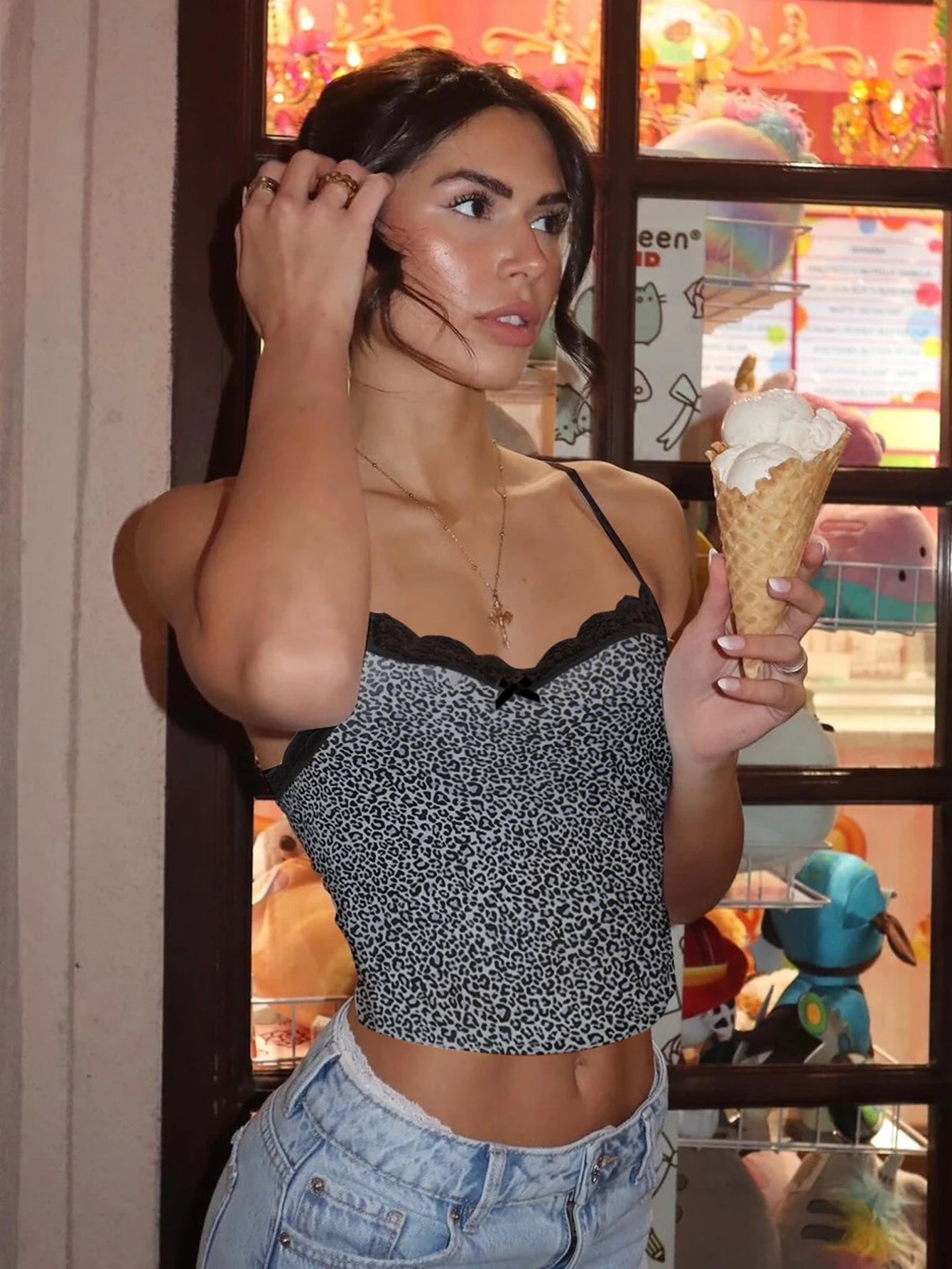 Crop Top Leopardo con Encaje – Estilo Y2K