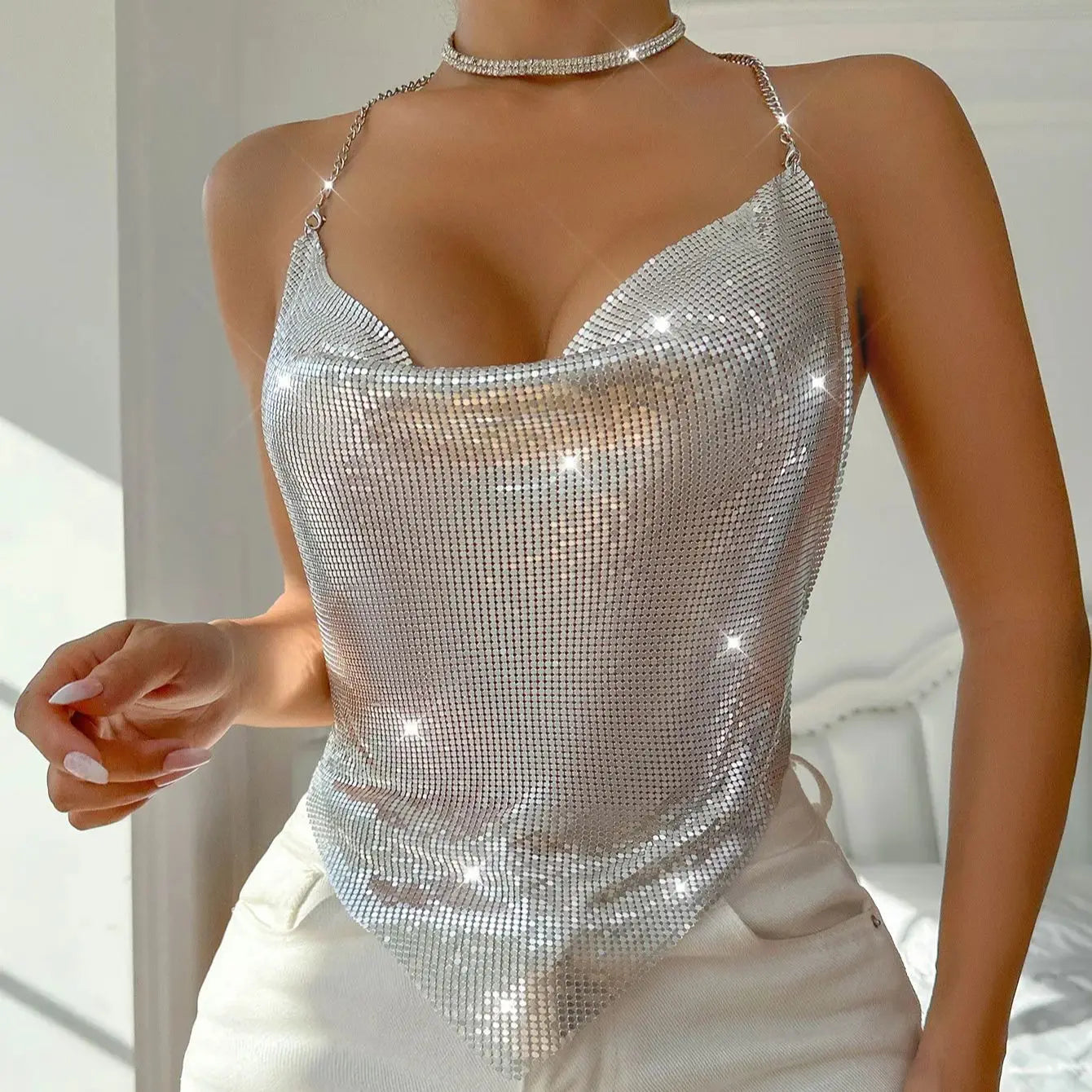 Top Metalizado de Lentejuelas ✨ Camisola Sexy sin Mangas con Espalda Descubierta y Cadena – Fiesta y Club Nocturno
