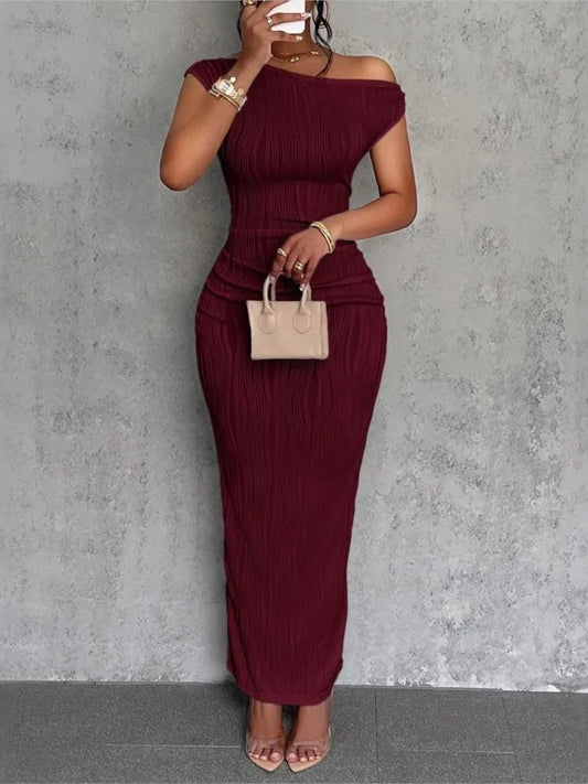 Vestido largo de un hombro en color sólido con falda ajustada