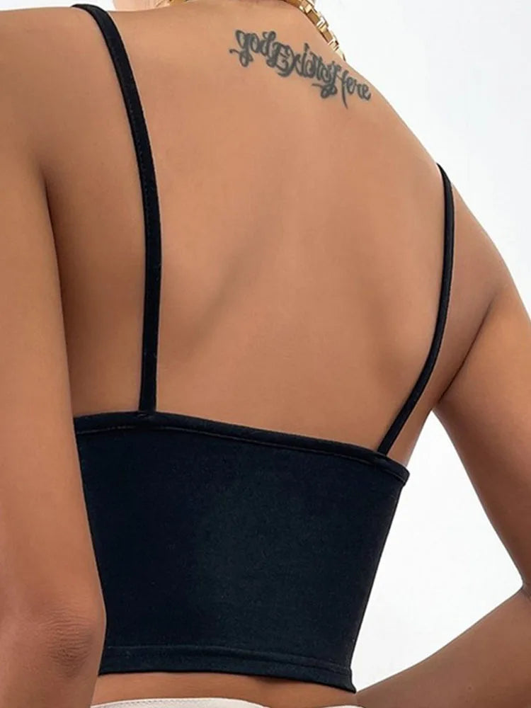 Top corto negro con anillo frontal 🔥 | Camiseta sin mangas ajustada con tirantes finos ✨