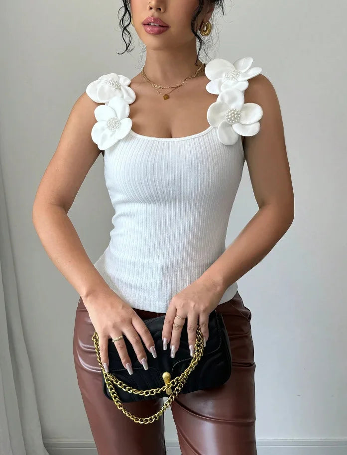 Top tejido con flores 3D en los hombros – Camiseta ajustada estilo elegante Y2K 🌸✨
