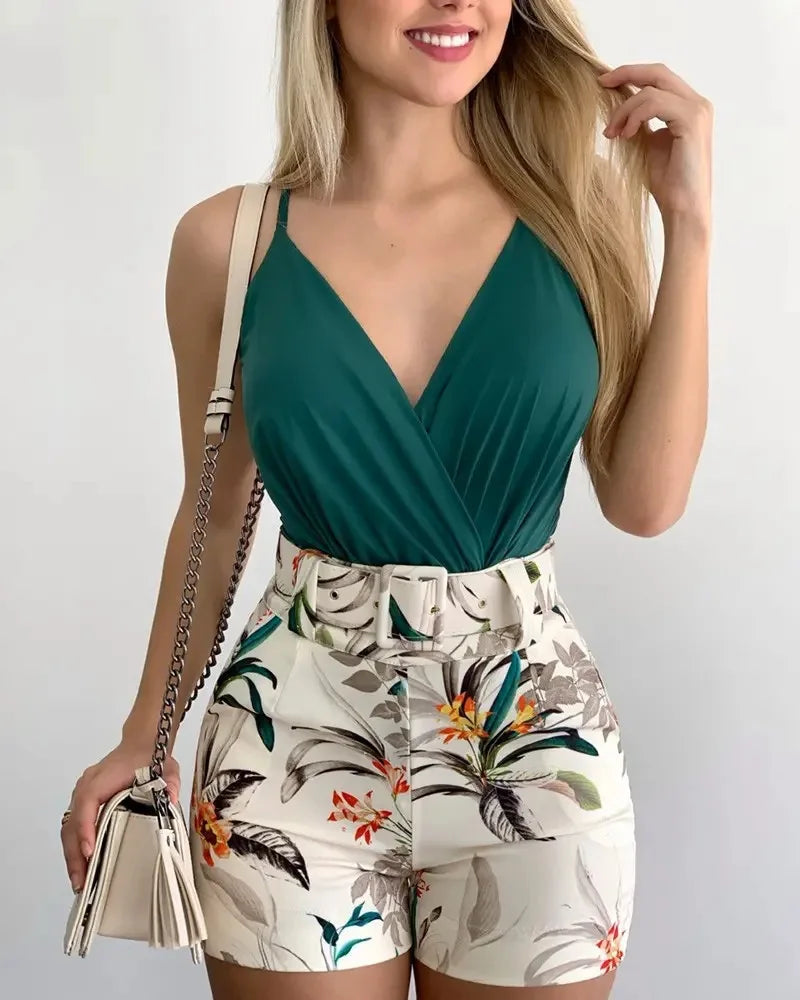 Conjunto de verano 2 piezas con blusa escote en V y short estampado – Casual